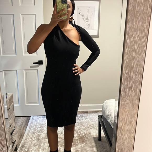 ALIEVA Dasha Modern Dress (Black) - Picture 8 of 8